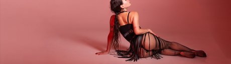 Tiny Dolores étoile adulte galerie