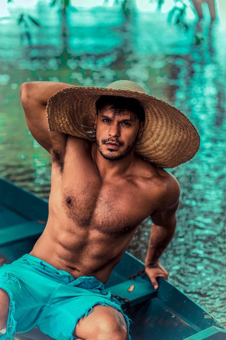 Neto Silva modèle nu photo