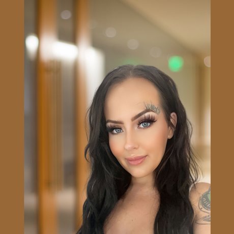 Adelyn Austin star du porno parfaite collection