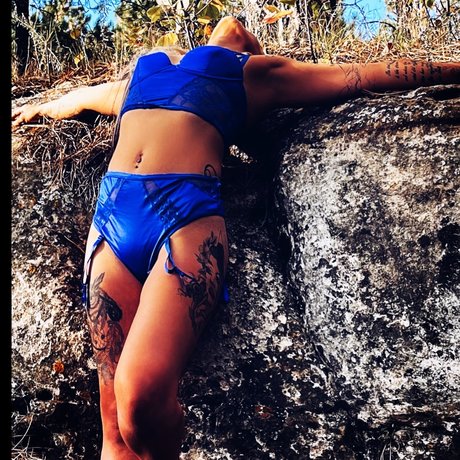 Jes Ross modèle magnifique des photos