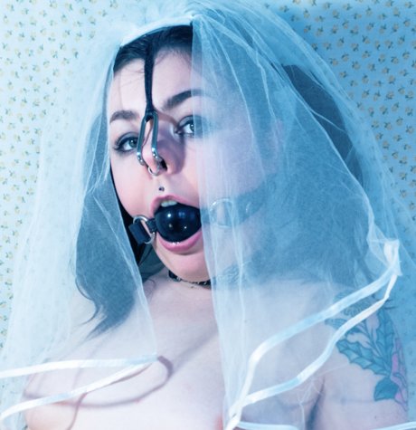 Virginia Dentata star érotique images