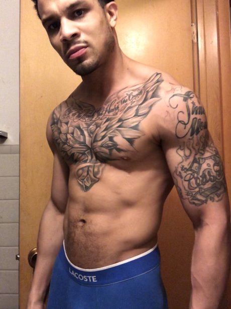 éjacule sur la langue onlyfans haute qualité gratuit photo