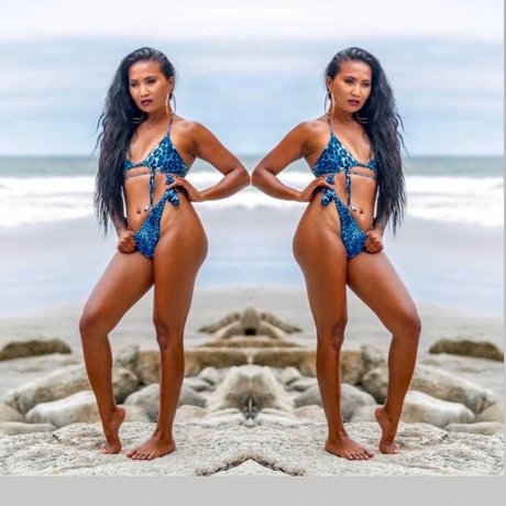 Bikini with Pocahontas actrice xxx photos