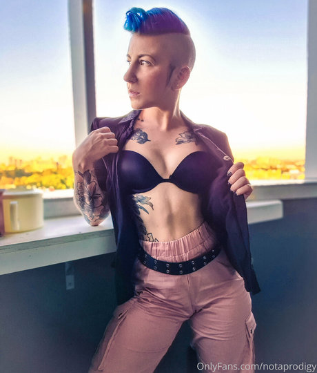 trio à gros seins onlyfans bien chaud image