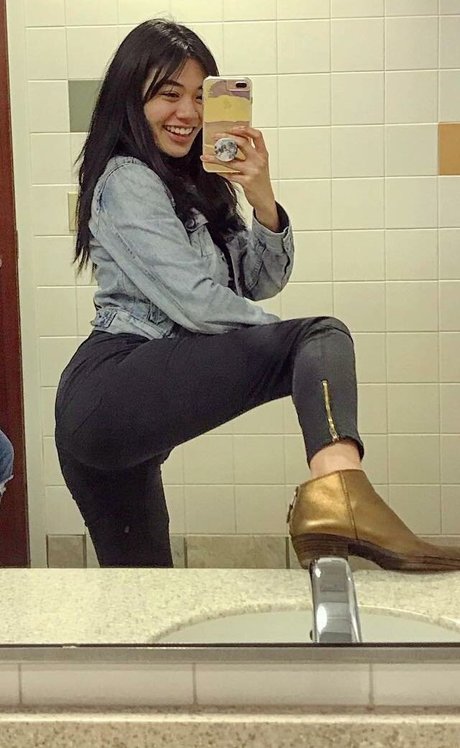 Reyna Morena modèle exclusif galerie