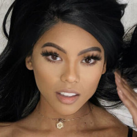 mamie milf onlyfans gratuit de haute qualité img