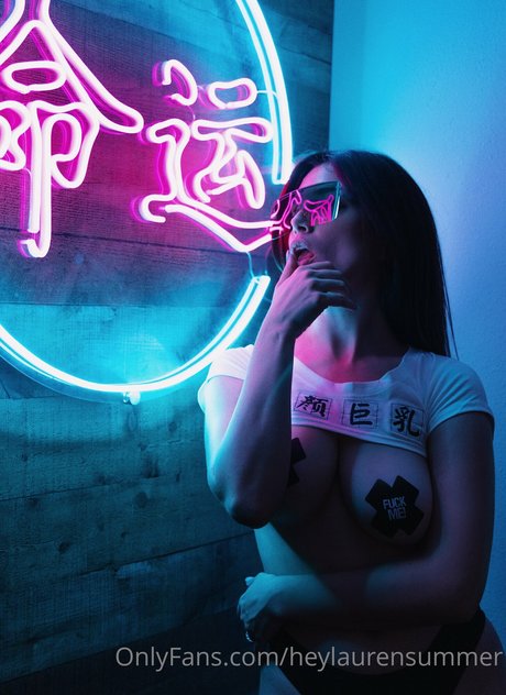 Lauren Summer modèle gratuit des photos