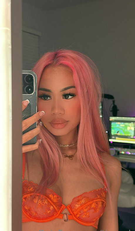 fans asiatiques sexy uniquement haut photos