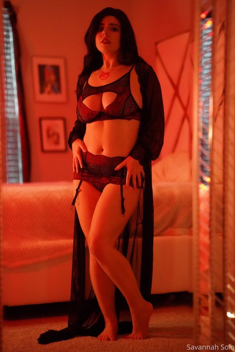 Savannah Solo star du porno érotique photos