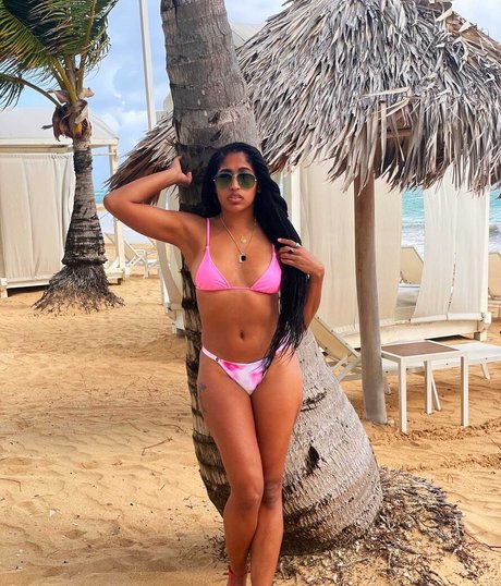 Marti Belle modèle nu archive