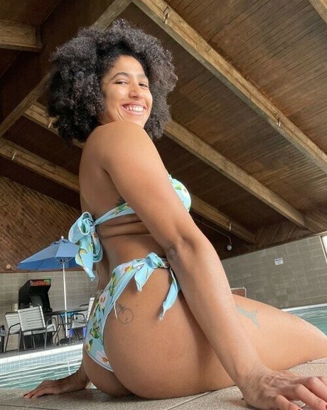 Marti Belle modèle parfait photo