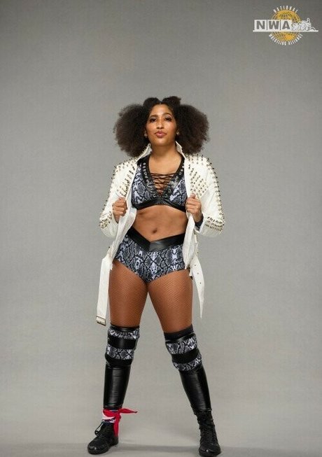 Marti Belle haut de star du porno img