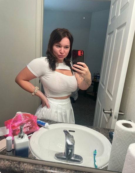 Zoie Burgher actrice érotique image