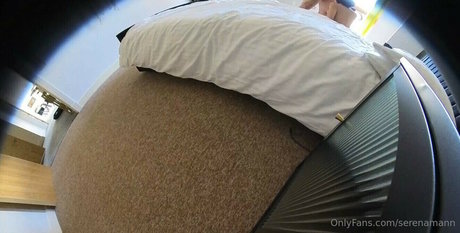 Serena Kaur Mann actrice nue galerie