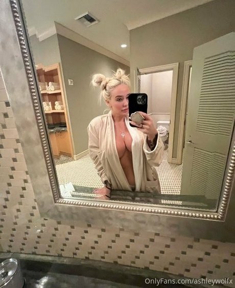 Ashley wolf belle étoile galerie