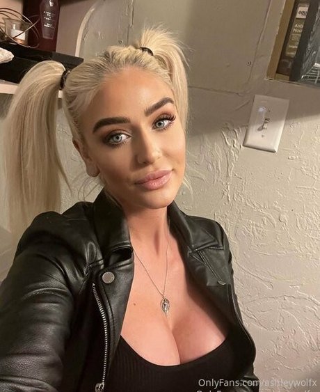 Ashley wolf actrice de sexe galerie
