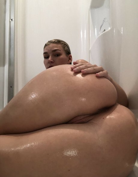 Savannah Lewis belle star du porno image