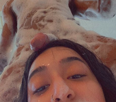 Rakhi Gill actrice nue galeries