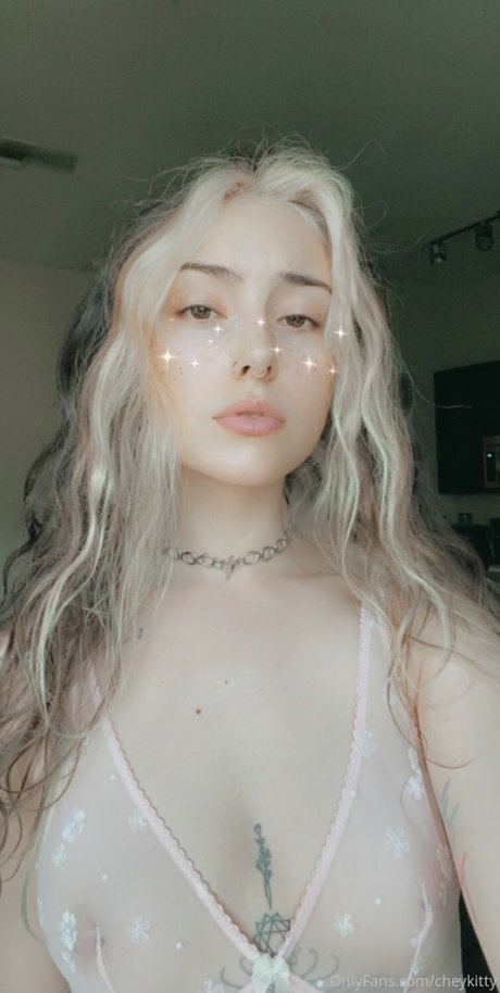 Chey Kitty star du porno chaude galerie