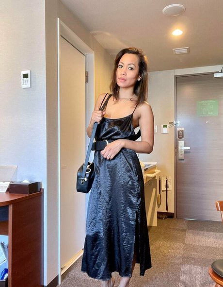 hotasiangranny star du porno images