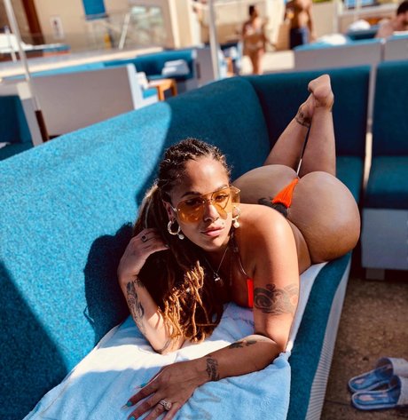 Scarlett Cakez belle étoile img