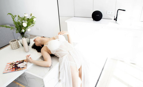 yoga asiatique uniquement pour les fans chaud et sexy des photos