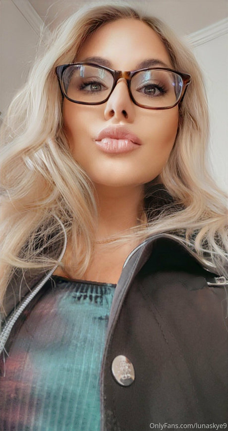 lunaskye9 meilleur modèle des photos