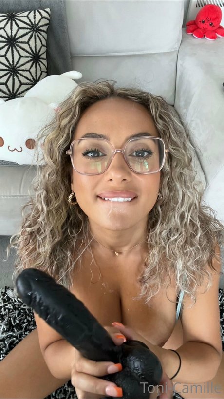 Toni Camille étoile sexy collection