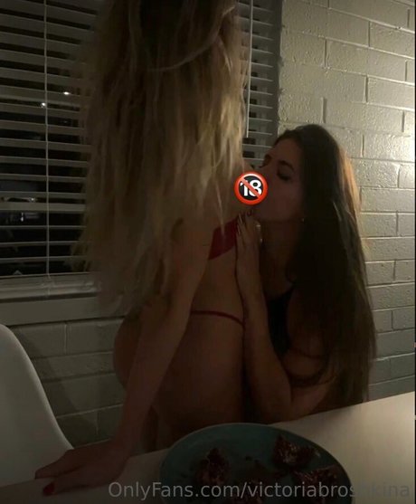 Victoria Broshkina modèle gratuit des photos