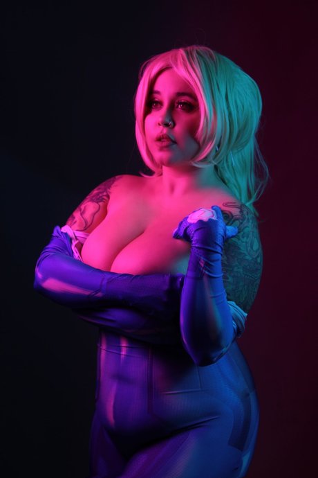 Envy Us actrice nue galerie