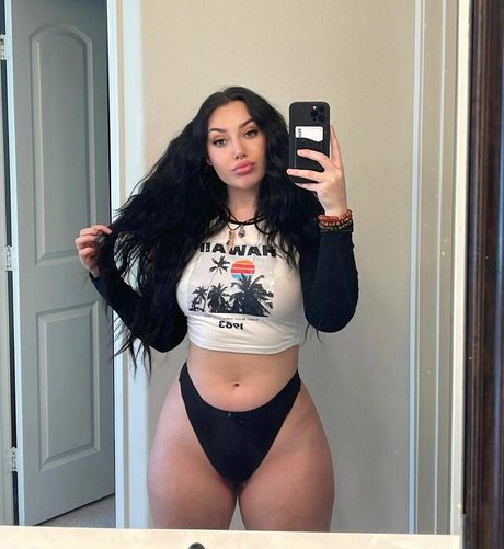 actrice onlyfans érotique parfait photo