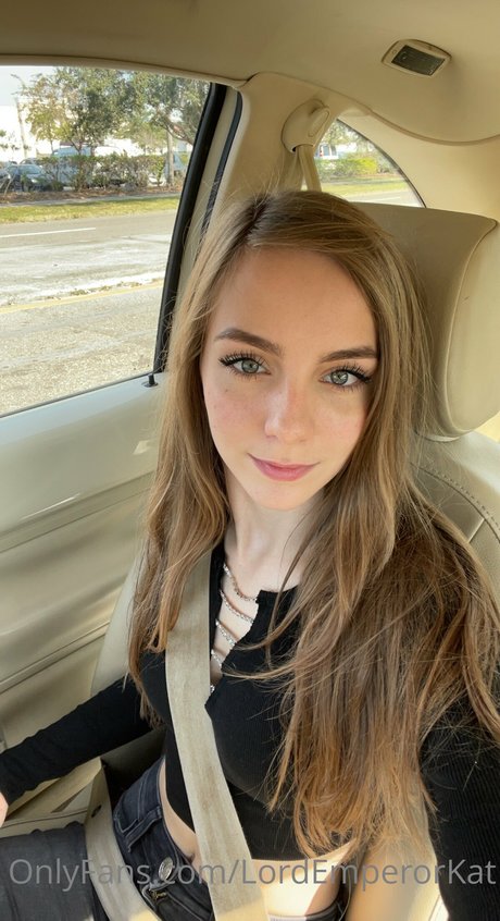 chaton potelé uniquementfans exclusif chaud image