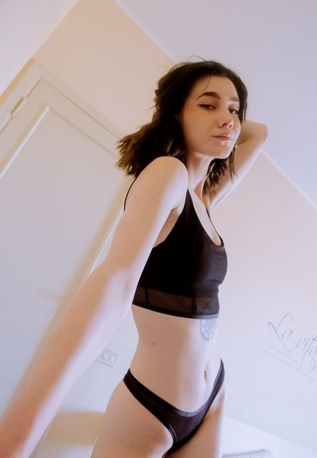 arina gp modèle chaud archive