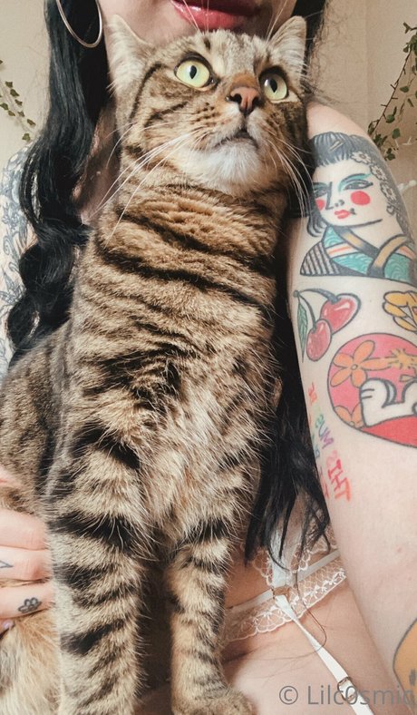 CosmicCreatures modèle xxx photos