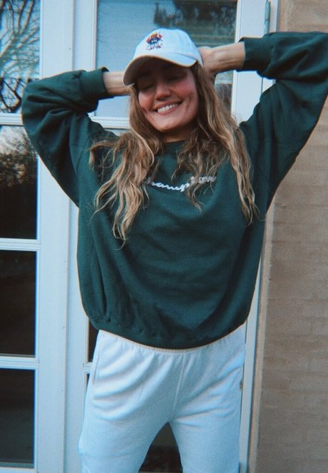 maman fils onlyfans magnifique parfait galerie