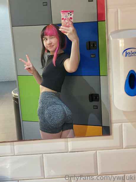 yyuki modèle joli images