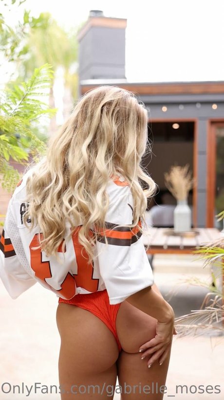 gros seins ébène onlyfans assez érotique photos