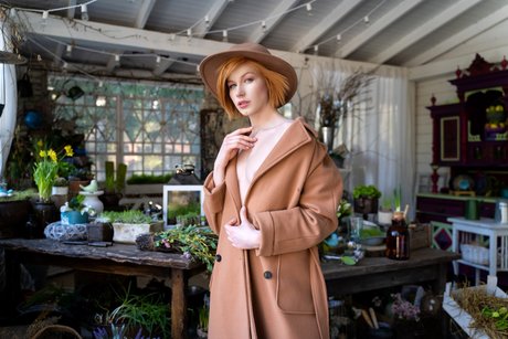 fille courbée dà côté onlyfans nus xxx photos