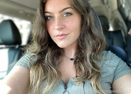 Princess Peachy actrice pornographique img