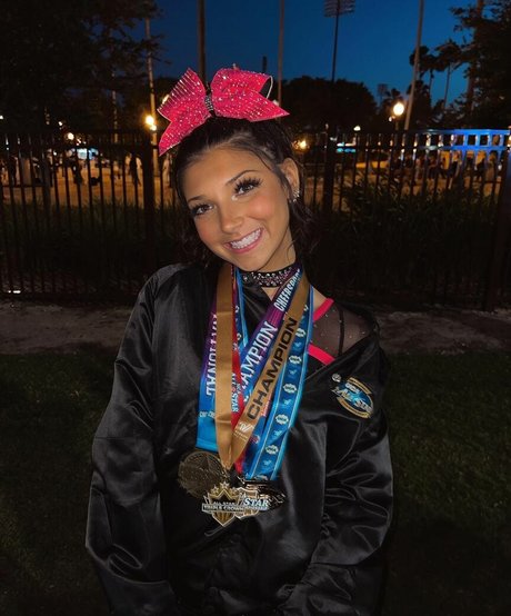 Kenley Pope joli modèle collection