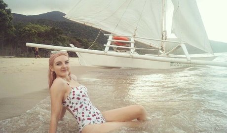 LDShadowLady modèle parfait image