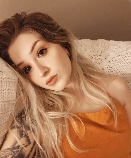 Christa Panek modèle nu galeries