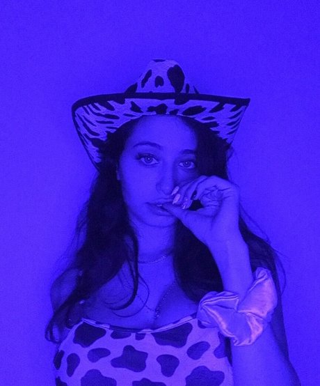 pom-pom girl asiatique onlyfans porno nu photo