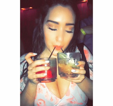 Olivia Hailey star du porno exclusive photos