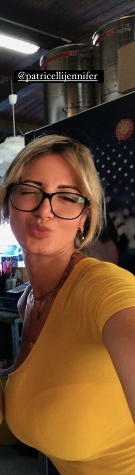 fans noirs enceintes uniquement assez chaud des photos