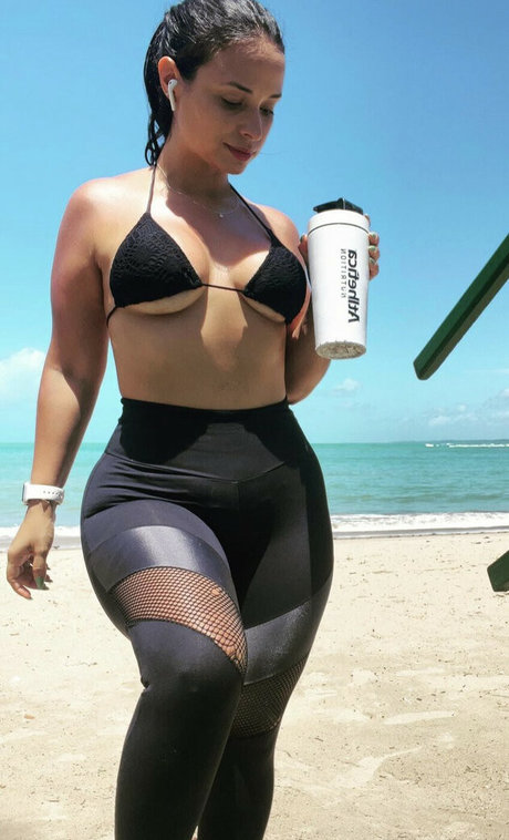 Daysiane Sandy modèle hd images