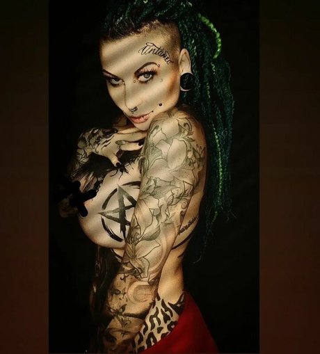 Pixta star du porno nue galeries