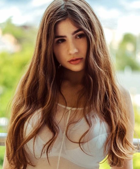 Xlovr modèle artistique galerie