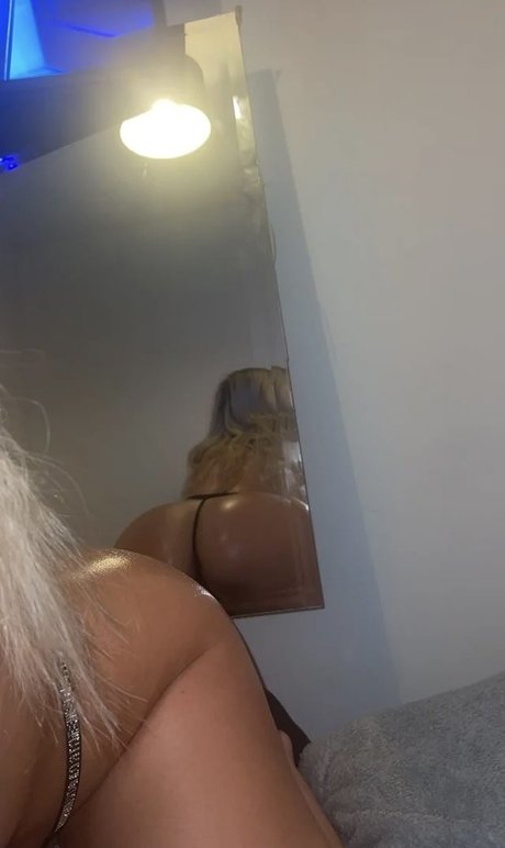 Caitz694 star du porno adulte img