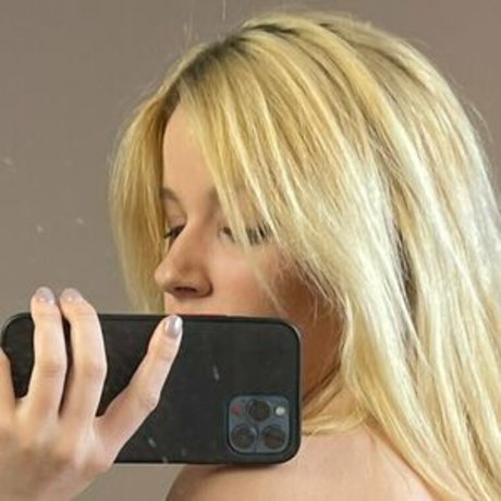 meelafree actrice de grande qualité galeries